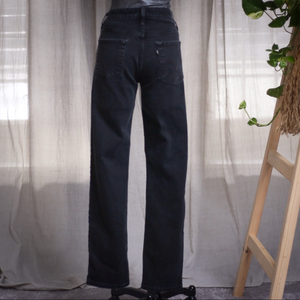 Levi’s Mid Rise Skinny Jean. - Picture 2 of 8